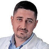 Врач Карелин Максим Константинович