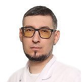 Врач Попович Роман Сергеевич