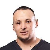 Врач Уваров Альберт Александрович
