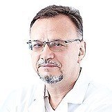 Врач Варламов Владимир Дмитриевич
